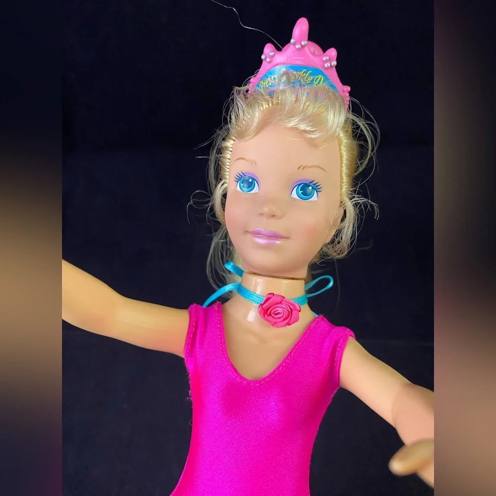Vintage 1996 Toy Biz Pretty Sparkle Dancer Doll Toy  Works Watch Video